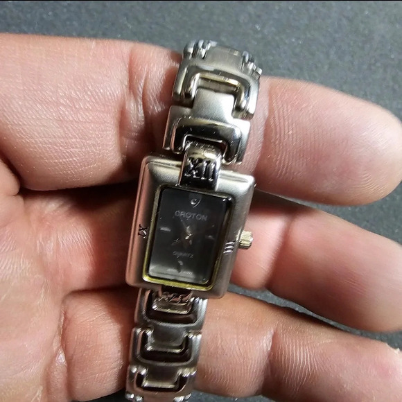 Croton Ladies Quartz Tank Style Watch Silver Tone Working Roman Numerals - Picture 3 of 10